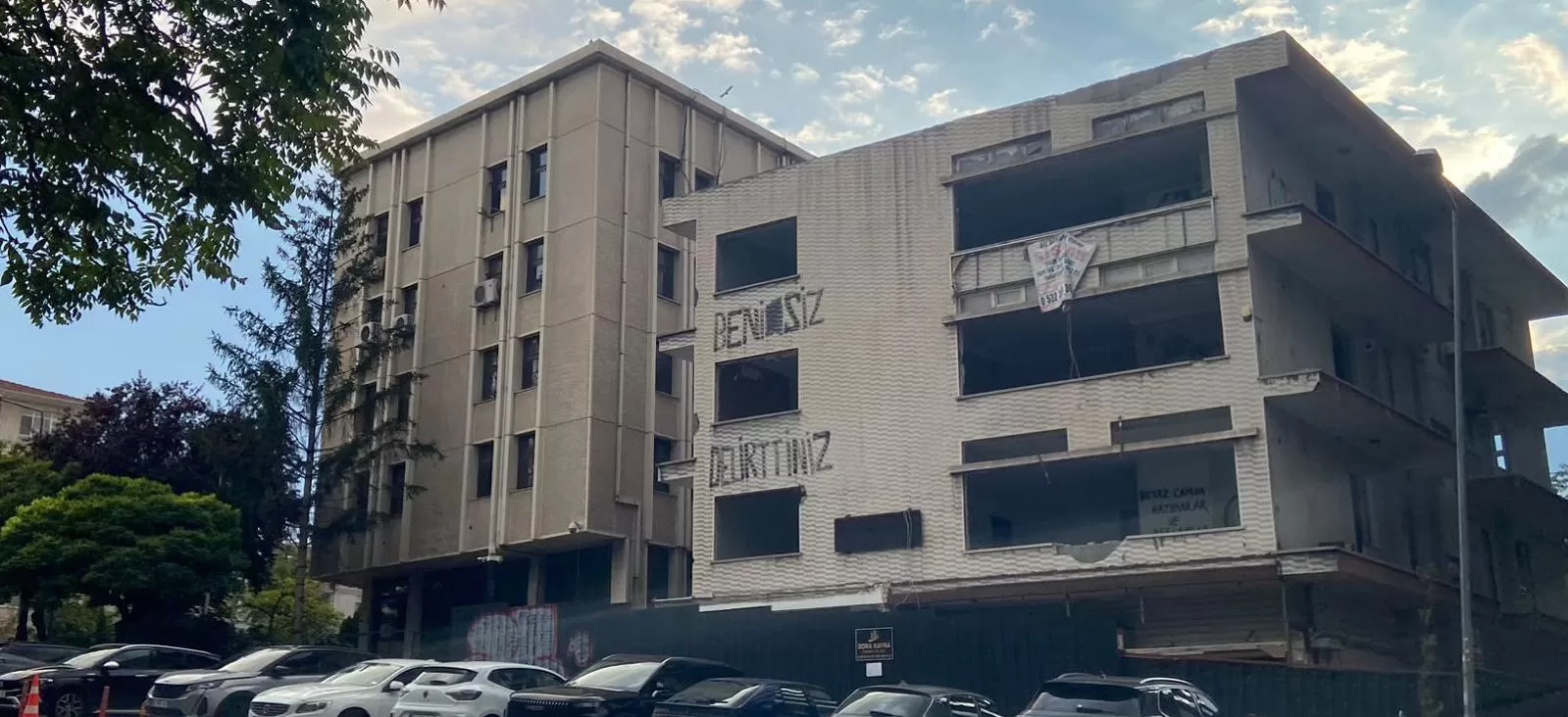 Dostlarım Hep Napolyon, Hepsi Sezar: Son Bir Akşam Yemeğine Aşağıdan Bir Bakış
