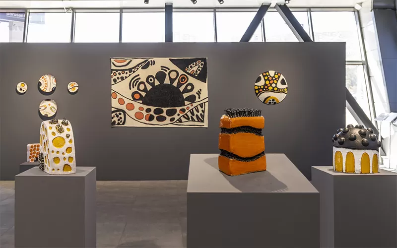 Belleğin Katmanları, Renklerin Evreni: Strata